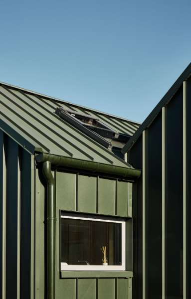 What PUR-fect allotment house with attractive steel profiles, Gladsaxe Møllevej 75, 2860 Søborg